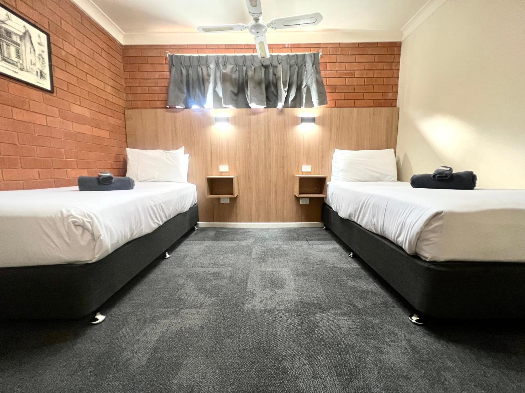 Adrian Motel Форбс Екстер'єр фото